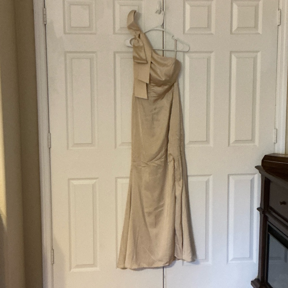 Elegant Strapless Cream Bridesmaid Dress
